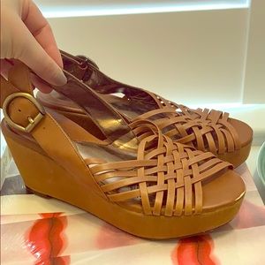 Tan Wedges! Ciao Bella!